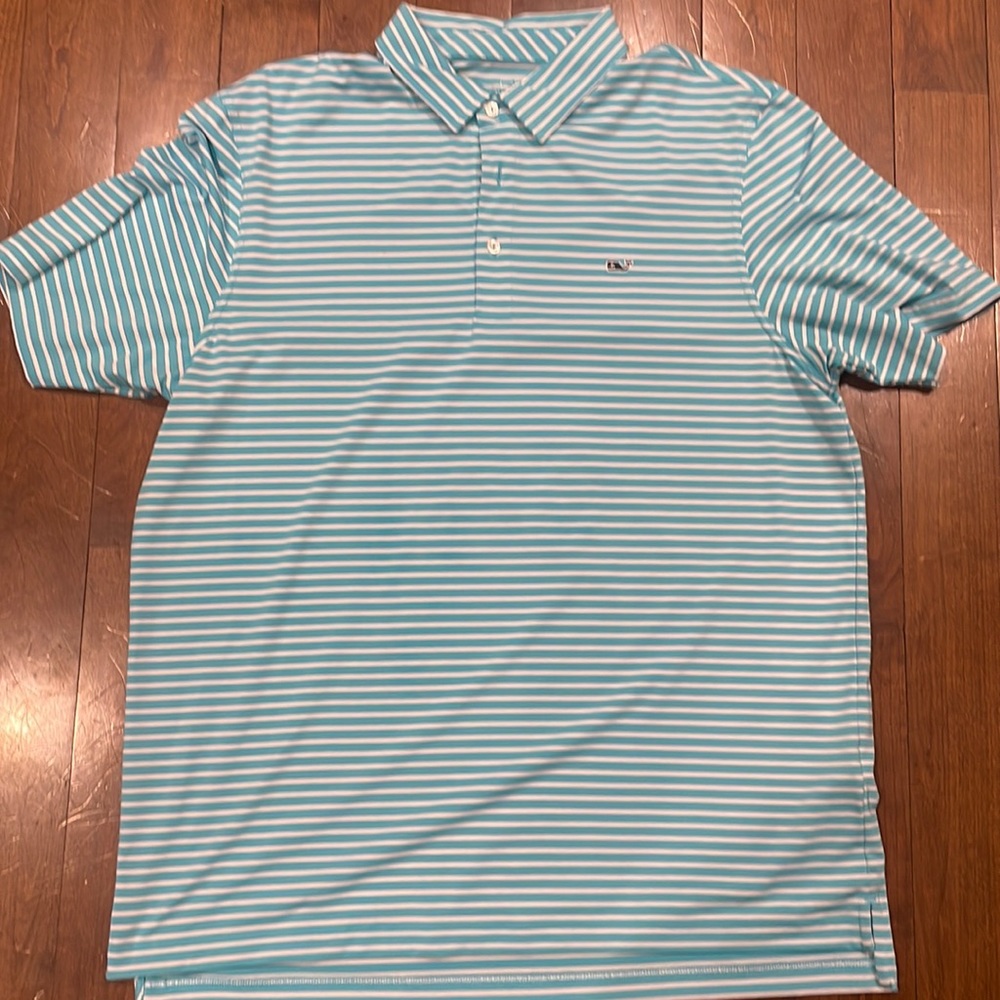 Men’s Vineyard Vines Polo. Size Large. Excellent Condition.